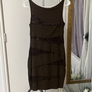 Bodycon dress with sequins